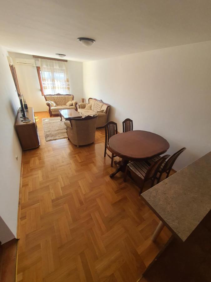 Oksana Apartment Podgorica Buitenkant foto